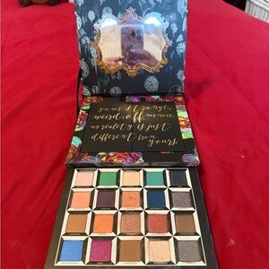 Urban Decay vintage Looking Glass Eyeshadow Palette